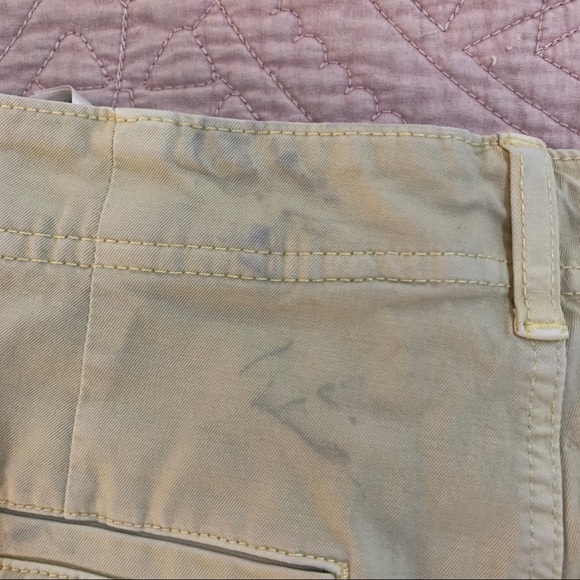 Vineyard Vines | Pastel Yellow Chino Shorts - Picture 6 of 7